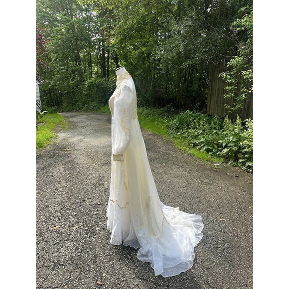 Vintage Lace Bohemian Bridal Gown Dress Size M Train 1960s-70s Wedding Dress - Picture 6 of 16